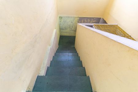 Studio para alugar com 19m², 1 quarto e sem vaga Studio para alugar com 19m², 1 quarto e sem vagaEscada