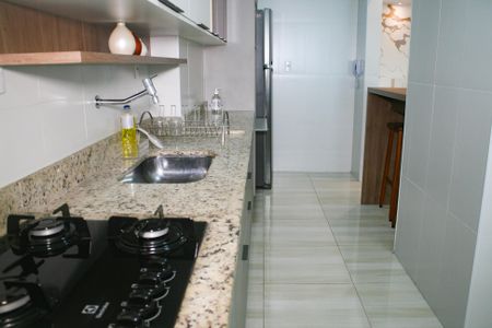 Apartamento para alugar com 99m², 2 quartos e 2 vagasDetalhe da cozinha