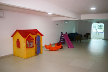 Apartamento para alugar com 99m², 2 quartos e 2 vagasÁrea comum - Playground
