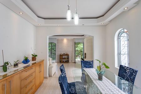 Casa à venda com 160m², 3 quartos e 4 vagas Casa à venda com 160m², 3 quartos e 4 vagasSala de Jantar