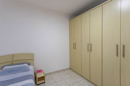 Casa à venda com 160m², 3 quartos e 4 vagas Casa à venda com 160m², 3 quartos e 4 vagasQuarto 2