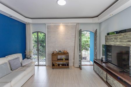 Casa à venda com 160m², 3 quartos e 4 vagas Casa à venda com 160m², 3 quartos e 4 vagasSala