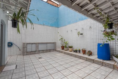 Casa à venda com 160m², 3 quartos e 4 vagas Casa à venda com 160m², 3 quartos e 4 vagasQuintal