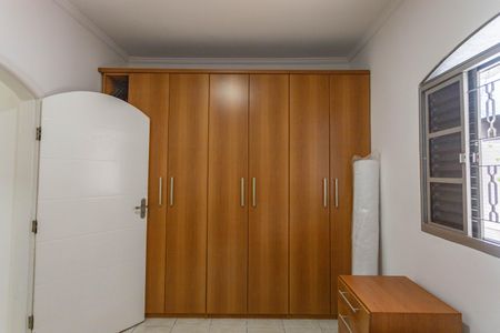 Casa à venda com 160m², 3 quartos e 4 vagas Casa à venda com 160m², 3 quartos e 4 vagasQuarto 3