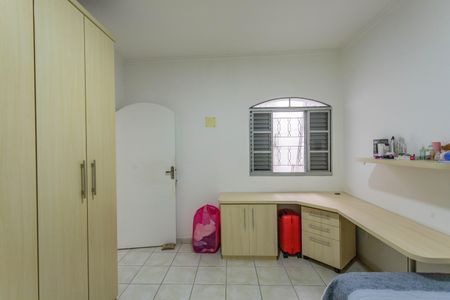 Casa à venda com 160m², 3 quartos e 4 vagas Casa à venda com 160m², 3 quartos e 4 vagasQuarto 2