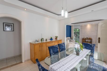 Casa à venda com 160m², 3 quartos e 4 vagas Casa à venda com 160m², 3 quartos e 4 vagasSala de Jantar