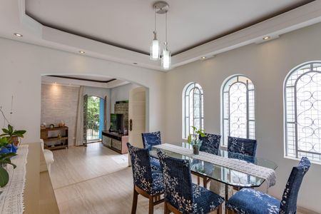 Casa à venda com 160m², 3 quartos e 4 vagas Casa à venda com 160m², 3 quartos e 4 vagasSala de Jantar