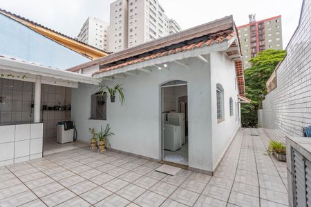 Casa à venda com 160m², 3 quartos e 4 vagas Casa à venda com 160m², 3 quartos e 4 vagasQuintal