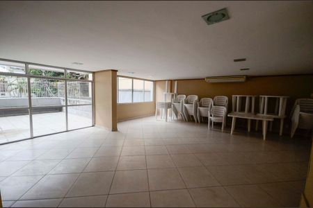 Apartamento à venda com 100m², 3 quartos e 1 vaga Apartamento à venda com 100m², 3 quartos e 1 vagaÁrea comum - Salão de festas