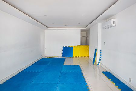 Apartamento à venda com 74m², 3 quartos e 1 vagaÁrea comum