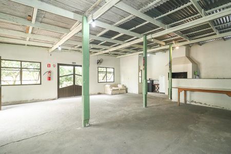 Apartamento à venda com 77m², 2 quartos e sem vagaÁrea comum - Salão de festas