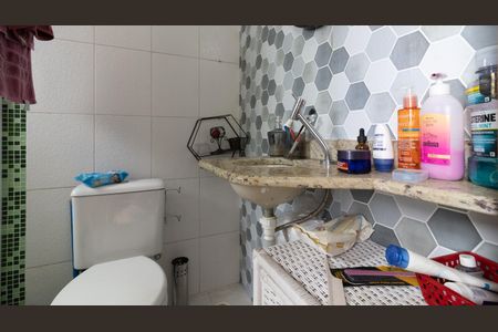 Casa à venda com 107m², 3 quartos e 2 vagas Casa à venda com 107m², 3 quartos e 2 vagasBanheiro da Suíte 1