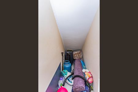 Casa à venda com 180m², 4 quartos e 2 vagas Casa à venda com 180m², 4 quartos e 2 vagasDepósito