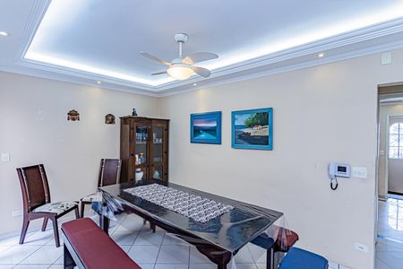 Casa à venda com 180m², 4 quartos e 2 vagas Casa à venda com 180m², 4 quartos e 2 vagasSala jantar