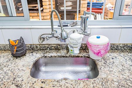 Casa à venda com 180m², 4 quartos e 2 vagas Casa à venda com 180m², 4 quartos e 2 vagasCozinha