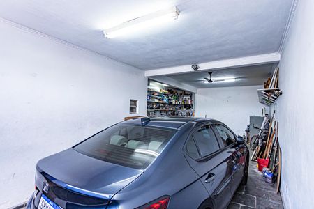 Casa à venda com 180m², 4 quartos e 2 vagas Casa à venda com 180m², 4 quartos e 2 vagasGaragem