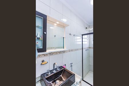 Casa à venda com 180m², 4 quartos e 2 vagas Casa à venda com 180m², 4 quartos e 2 vagasBanheiro Suíte