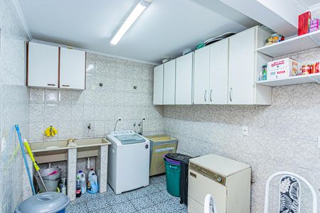 Casa à venda com 180m², 4 quartos e 2 vagas Casa à venda com 180m², 4 quartos e 2 vagasÁrea de Serviço