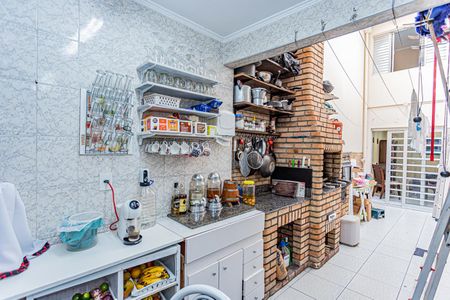 Casa à venda com 180m², 4 quartos e 2 vagas Casa à venda com 180m², 4 quartos e 2 vagasQuintal e Churrasqueira