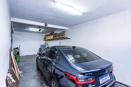 Casa à venda com 180m², 4 quartos e 2 vagas Casa à venda com 180m², 4 quartos e 2 vagasGaragem