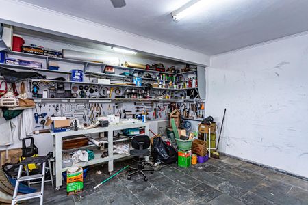 Casa à venda com 180m², 4 quartos e 2 vagas Casa à venda com 180m², 4 quartos e 2 vagasGaragem