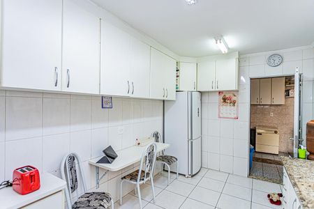 Casa à venda com 180m², 4 quartos e 2 vagas Casa à venda com 180m², 4 quartos e 2 vagasCozinha