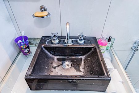 Casa à venda com 180m², 4 quartos e 2 vagas Casa à venda com 180m², 4 quartos e 2 vagasBanheiro Suíte