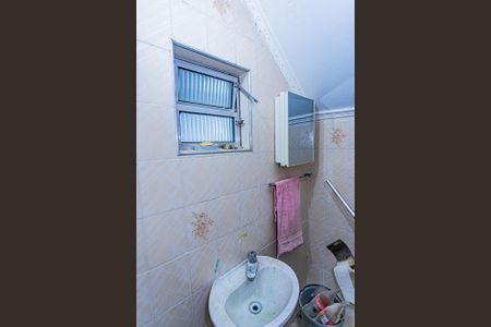 Casa à venda com 180m², 4 quartos e 2 vagas Casa à venda com 180m², 4 quartos e 2 vagasLavabo garagem