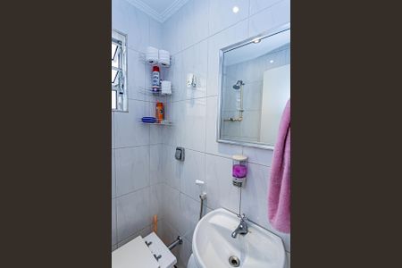 Casa à venda com 180m², 4 quartos e 2 vagas Casa à venda com 180m², 4 quartos e 2 vagasLavabo