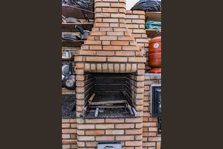 Casa à venda com 180m², 4 quartos e 2 vagas Casa à venda com 180m², 4 quartos e 2 vagasQuintal e Churrasqueira