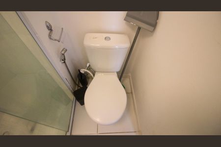 Banheiro de kitnet/studio à venda com 1 quarto, 20m² em Vila Santa Clara, São Paulo