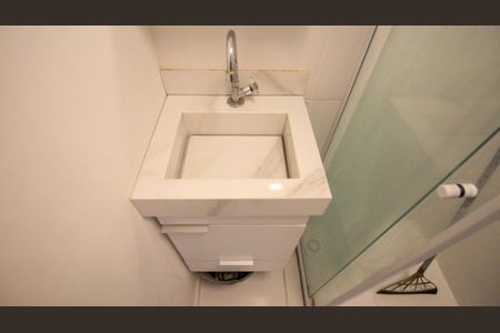 Banheiro de kitnet/studio à venda com 1 quarto, 20m² em Vila Santa Clara, São Paulo