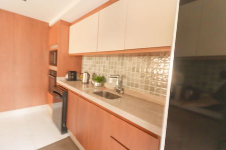 Apartamento à venda com 110m², 3 quartos e 3 vagas Apartamento à venda com 110m², 3 quartos e 3 vagasCozinha e Área de Serviço