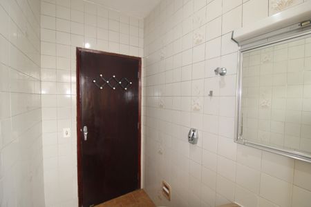 Casa para alugar com 99m², 2 quartos e sem vagaBanheiro