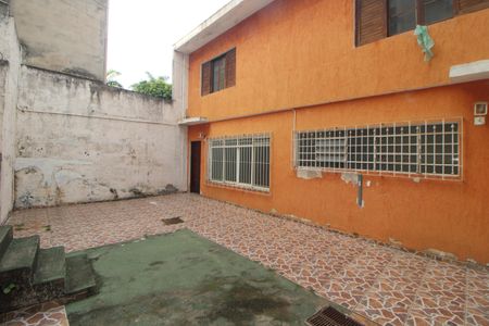 Casa para alugar com 99m², 2 quartos e sem vagaQuintal