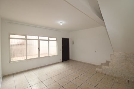 Casa para alugar com 99m², 2 quartos e sem vagaSala