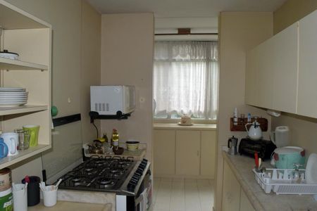 Apartamento à venda com 215m², 4 quartos e 2 vagas Apartamento à venda com 215m², 4 quartos e 2 vagasCozinha