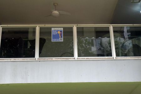 Apartamento à venda com 215m², 4 quartos e 2 vagas Apartamento à venda com 215m², 4 quartos e 2 vagasPlaquinha instalada