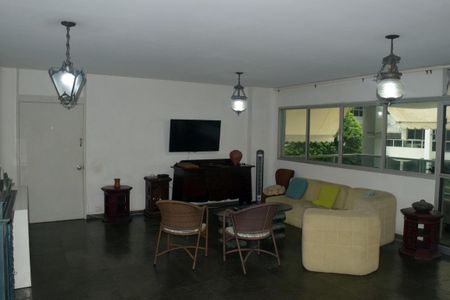 Apartamento à venda com 215m², 4 quartos e 2 vagas Apartamento à venda com 215m², 4 quartos e 2 vagasSala