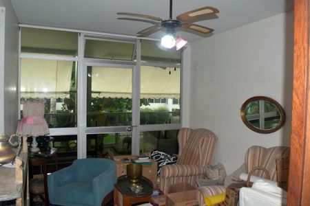 Apartamento à venda com 215m², 4 quartos e 2 vagas Apartamento à venda com 215m², 4 quartos e 2 vagasQuarto 1