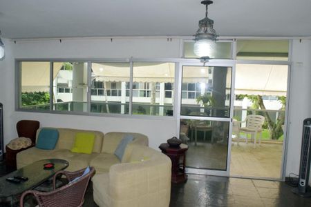 Apartamento à venda com 215m², 4 quartos e 2 vagas Apartamento à venda com 215m², 4 quartos e 2 vagasSala