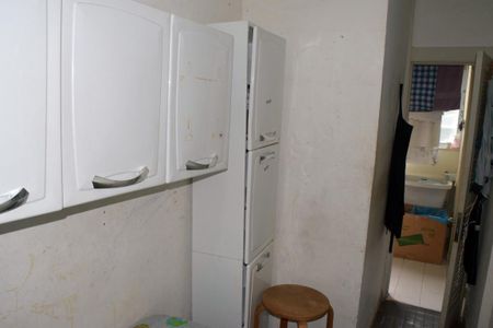 Apartamento à venda com 215m², 4 quartos e 2 vagas Apartamento à venda com 215m², 4 quartos e 2 vagasQuarto de Serviço