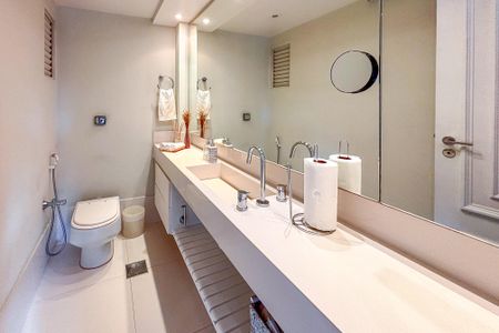 Apartamento à venda com 105m², 3 quartos e 1 vaga Apartamento à venda com 105m², 3 quartos e 1 vagaBanheiro