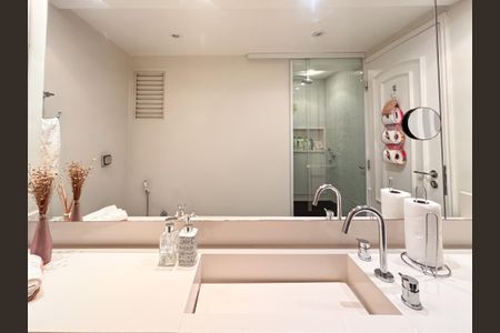 Apartamento à venda com 105m², 3 quartos e 1 vaga Apartamento à venda com 105m², 3 quartos e 1 vagaBanheiro