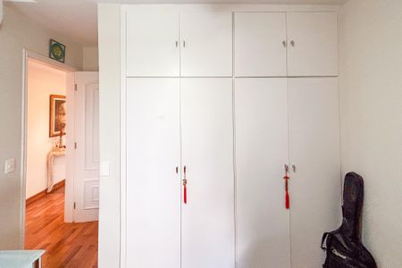 Apartamento à venda com 105m², 3 quartos e 1 vaga Apartamento à venda com 105m², 3 quartos e 1 vagaQuarto 2