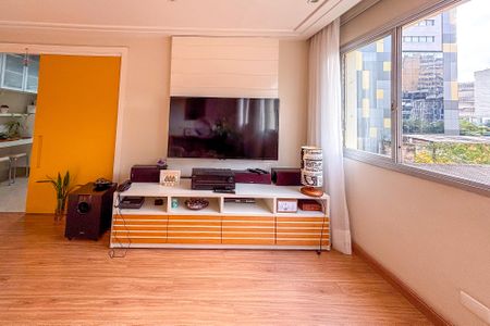 Apartamento à venda com 105m², 3 quartos e 1 vaga Apartamento à venda com 105m², 3 quartos e 1 vagaSala