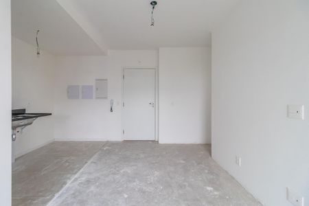 Sala de apartamento à venda com 2 quartos, 75m² em Alphaville Industrial, Barueri
