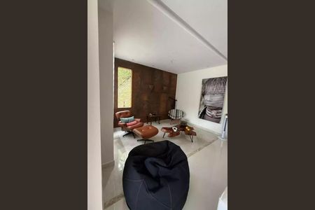 Casa à venda com 203m², 3 quartos e 2 vagas