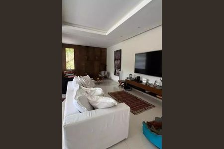Casa à venda com 203m², 3 quartos e 2 vagas