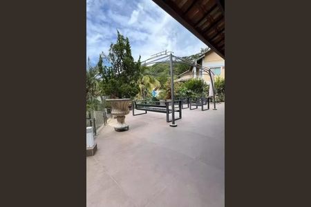 Casa à venda com 203m², 3 quartos e 2 vagas